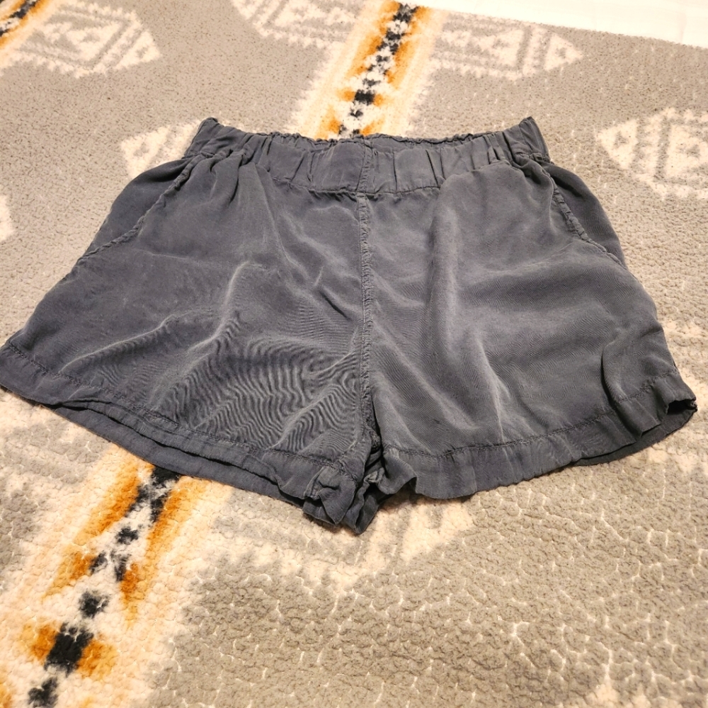 Altard State soft Grey Pull-on Shorts Sz Large Front Pockets